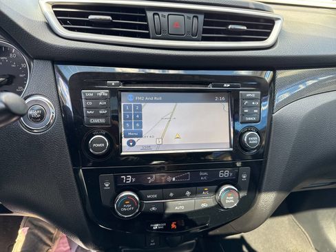 Used 2015 Nissan Rogue SL w/ SL Premium Package image 20