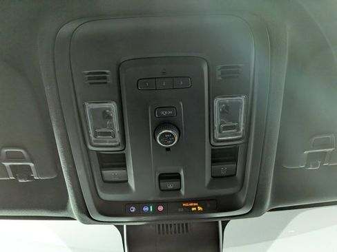 Used 2023 GMC Yukon SLT image 25