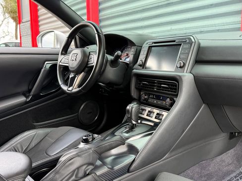 Used 2023 Nissan GT-R Premium w/ Floor Mat Package AWD/4WD image 22