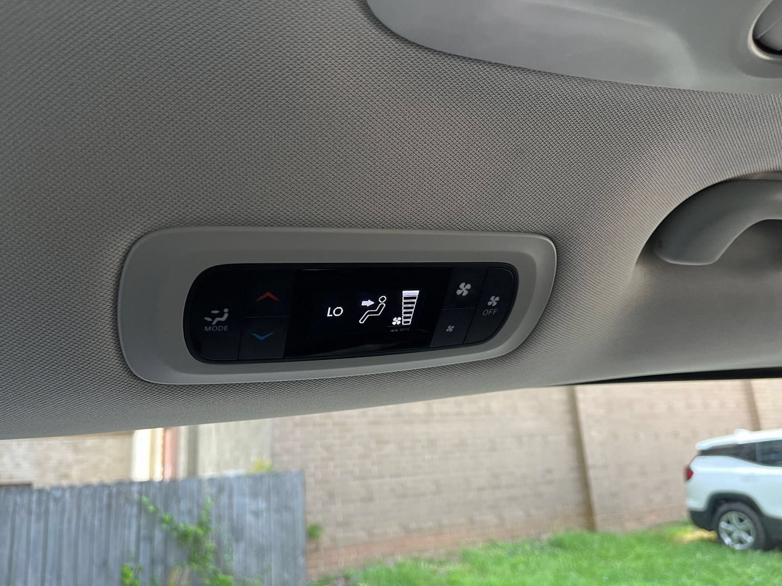 Used 2024 Chrysler Voyager LX FWD image 28