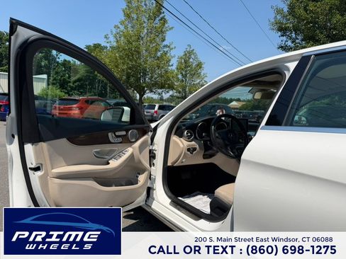 Used 2015 Mercedes-Benz C 300 4MATIC Sedan image 9