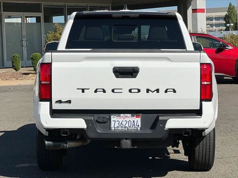 Certified 2024 Toyota Tacoma SR5 w/ SR5 Upgrade Package AWD/4WD image 8