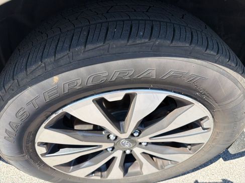 Used 2017 Subaru Outback 2.5i Limited AWD/4WD image 15