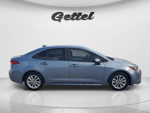 Used 2023 Toyota Corolla LE w/ LE Convenience Package FWD image 4