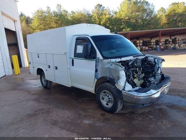 Used 2023 Chevrolet Express 3500 w/ Power Convenience Package RWD image 21