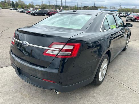 Used 2017 Ford Taurus SE FWD image 5