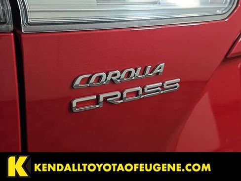Used 2024 Toyota Corolla Cross LE AWD/4WD image 11