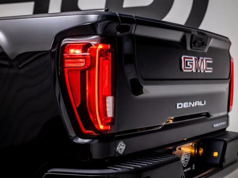 Used 2022 GMC Sierra 2500 Denali AWD/4WD image 13