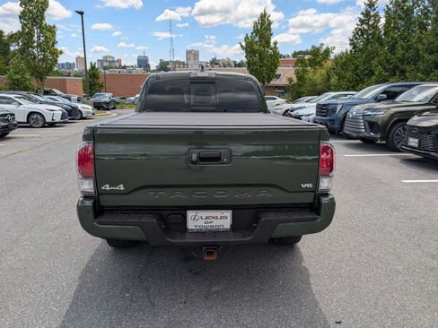 Used 2021 Toyota Tacoma Limited AWD/4WD image 4