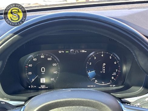 Used 2019 Volvo XC60 T6 Momentum w/ Multimedia Package image 25