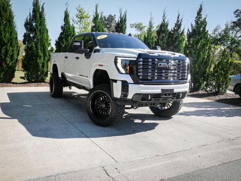 Used 2025 GMC Sierra 2500 Denali Ultimate image 2