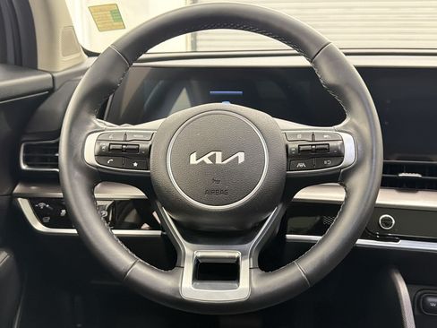 Used 2025 Kia Sportage EX w/ Premium Package FWD image 11