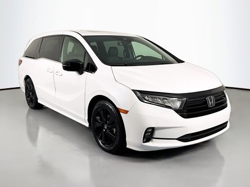 Certified 2023 Honda Odyssey Sport image 3