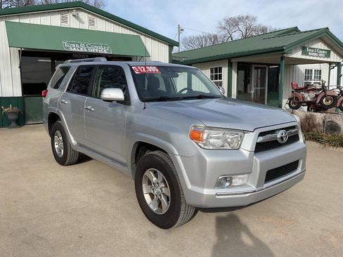Used 2013 Toyota 4Runner SR5 image 3