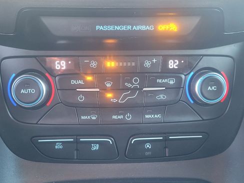 Used 2021 Ford Transit Connect XLT image 20