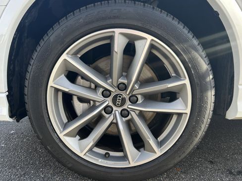 Certified 2025 Audi Q3 2.0T Premium w/ Convenience Package image 11