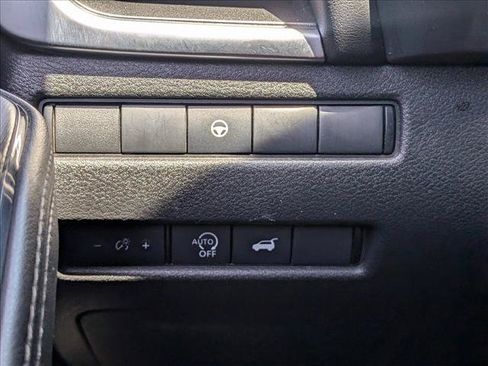 Used 2025 Nissan Rogue SV FWD image 17