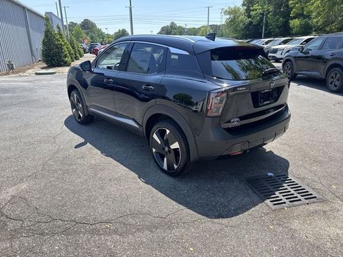 New 2026 Nissan Kicks SR FWD image 7