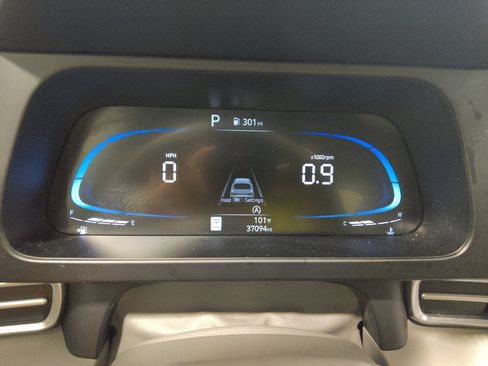 Used 2025 Hyundai Elantra SE FWD image 23
