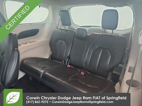 Certified 2022 Chrysler Pacifica Touring-L image 29