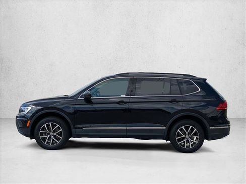 Used 2021 Volkswagen Tiguan SE image 9