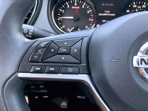 Used 2020 Nissan Rogue Sport SV FWD image 24