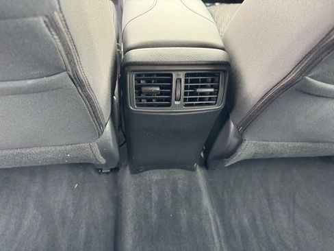 Used 2019 Nissan Rogue S image 14