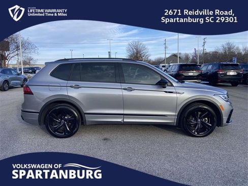 Used 2024 Volkswagen Tiguan SE R-Line image 2