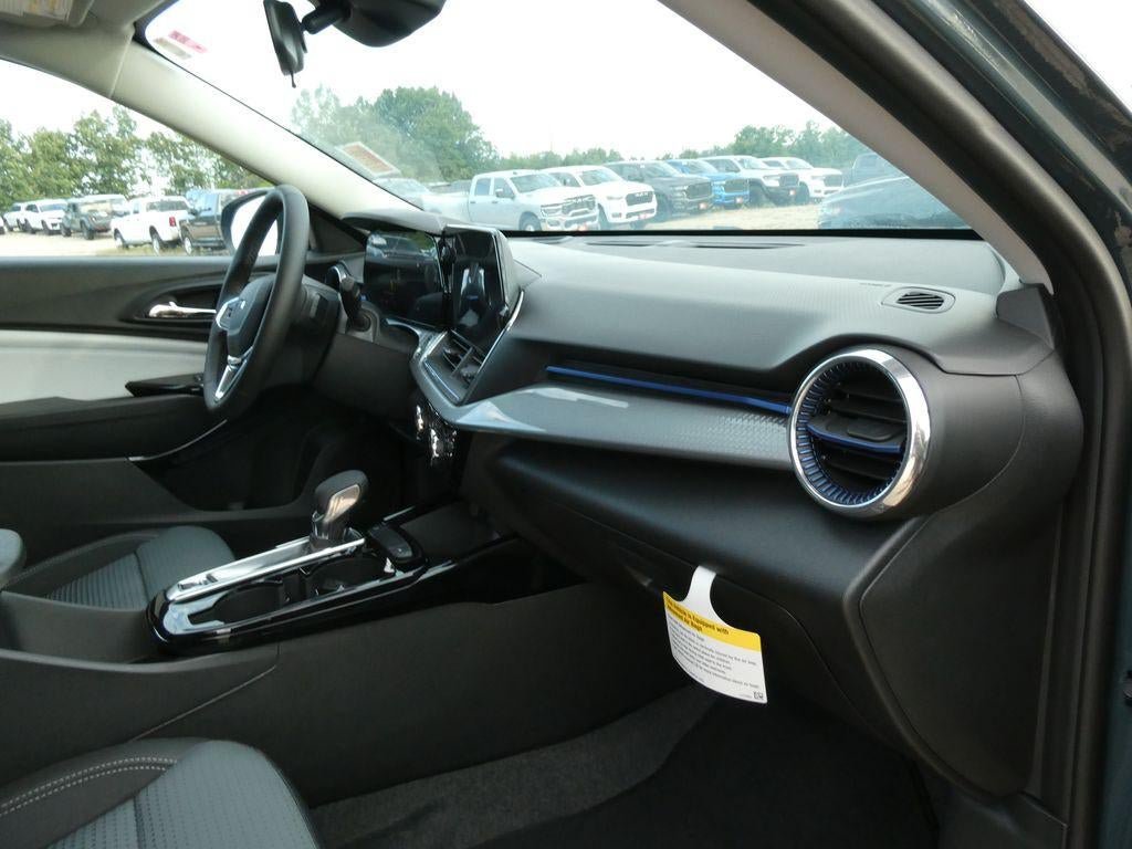 New 2026 Chevrolet Trax LT w/ Driver Confidence Package FWD image 10
