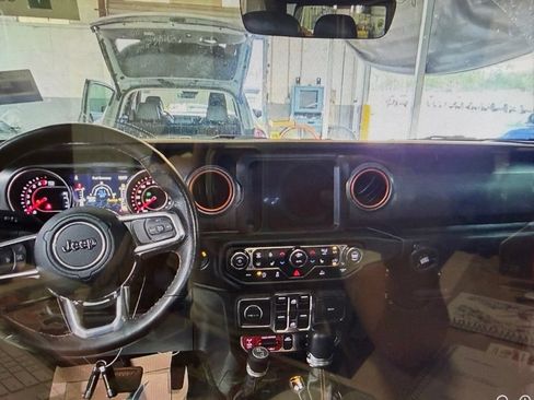 Used 2022 Jeep Gladiator Mojave w/ LED Lighting Group AWD/4WD image 7