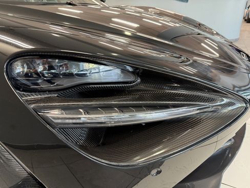 Used 2019 McLaren 720S image 9