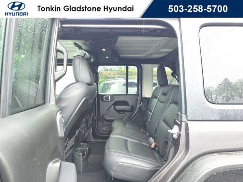 Used 2025 Jeep Wrangler Rubicon image 26