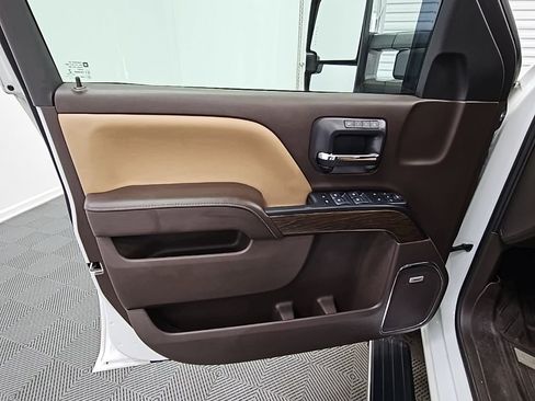 Used 2018 GMC Sierra 1500 Denali w/ Denali Ultimate Package image 30