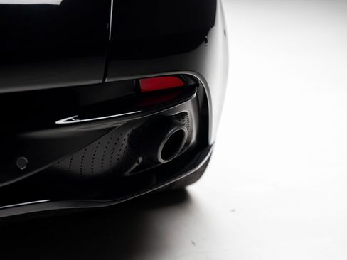 Used 2019 Aston Martin DB11 Volante RWD image 33