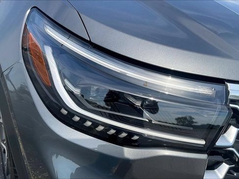 Used 2025 Ford Explorer Platinum w/ Ultimate Package RWD image 24