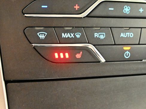 Used 2020 Ford Edge SEL w/ Cold Weather Package AWD/4WD image 12
