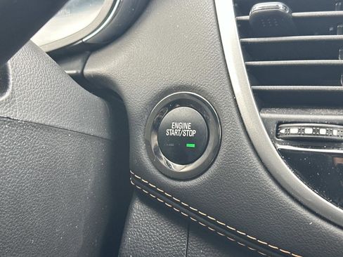 Certified 2022 Chevrolet Trax LT w/ LT Convenience Package image 26