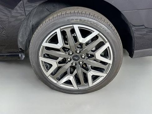 Certified 2025 Ford Expedition Max Platinum w/ Platinum Ultimate Package image 39