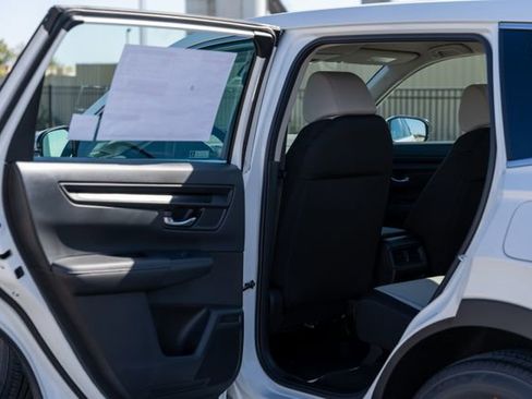 Used 2025 Honda CR-V LX image 14