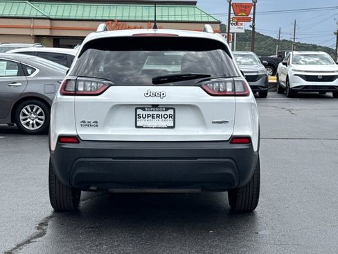 Used 2019 Jeep Cherokee Latitude Plus AWD/4WD image 4