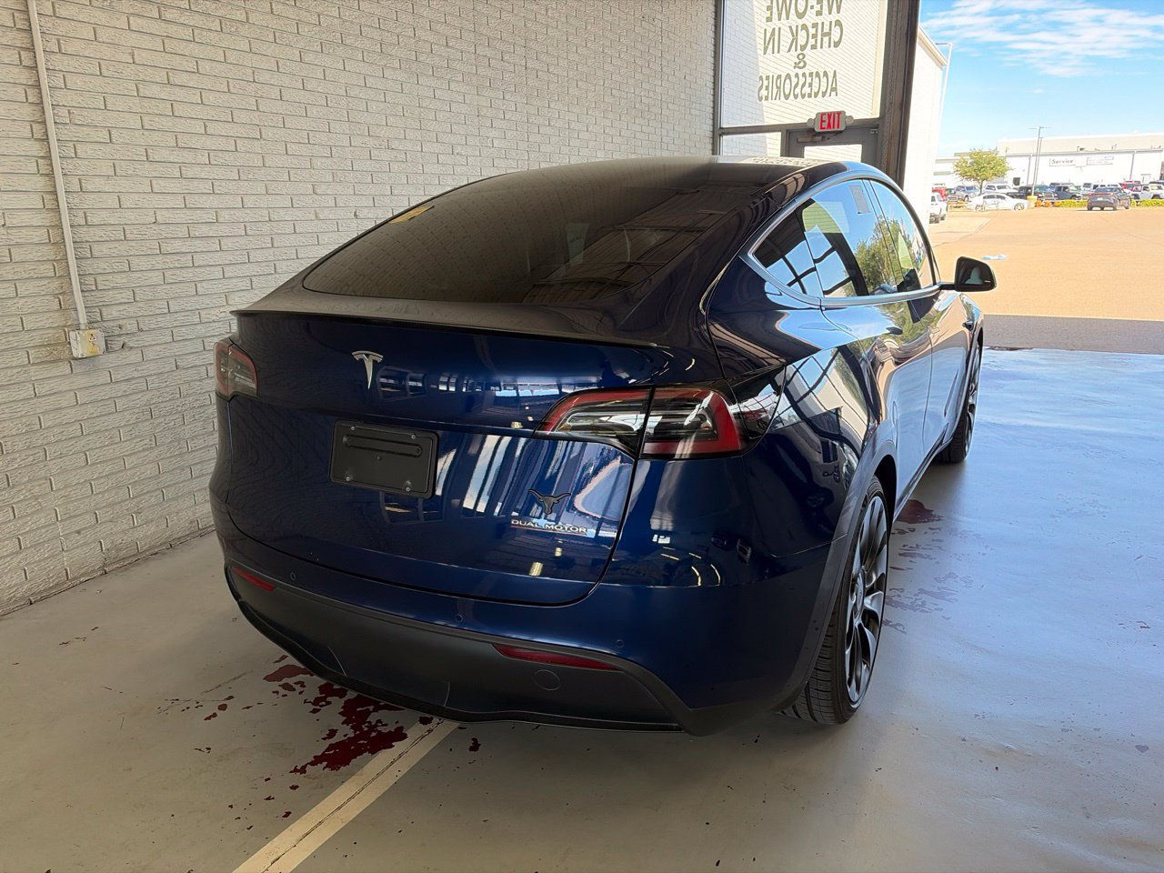 Used 2022 Tesla Model Y Performance AWD/4WD image 3