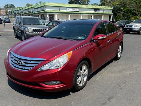 Used 2012 Hyundai Sonata Limited w/ Navigation Pkg FWD image 4