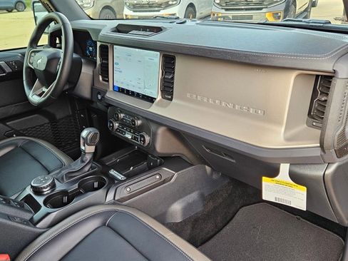 Used 2025 Ford Bronco Outer Banks AWD/4WD image 22