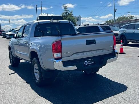 Used 2017 Toyota Tacoma SR5 w/ Tow Package AWD/4WD image 9