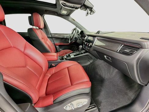 Certified 2026 Porsche Macan S AWD/4WD image 34