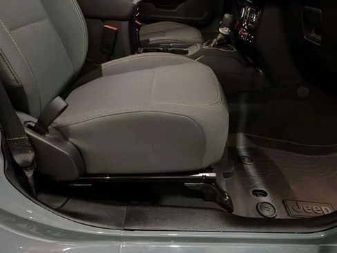 Used 2024 Jeep Wrangler Unlimited image 82