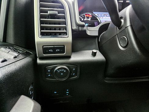 Used 2021 Ford F250 Platinum w/ FX4 Off-Road Package image 22