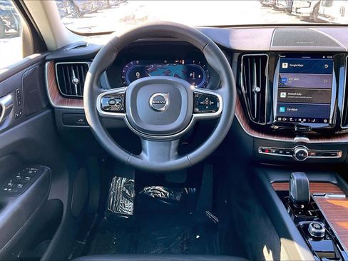 Certified 2023 Volvo XC60 B5 Plus w/ Protection Package Premier image 5
