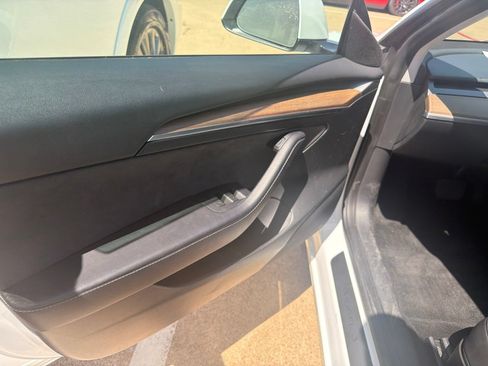 Used 2023 Tesla Model 3 Standard Range RWD image 12