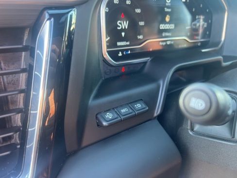 Used 2024 GMC Sierra 2500 Denali Ultimate image 17